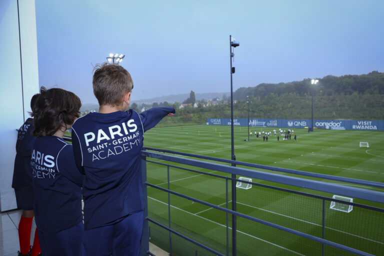 Stage de football PSG Academy à Paris en 2026